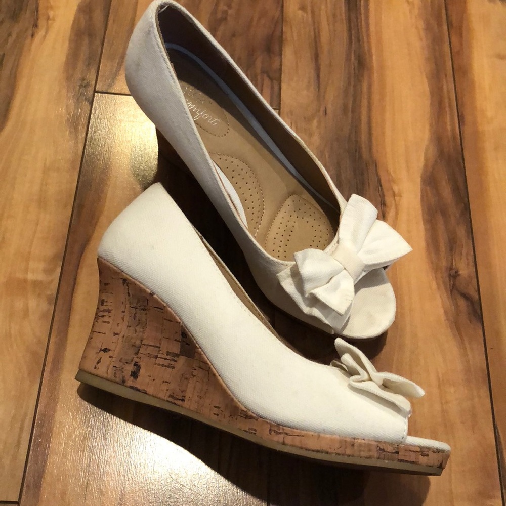 White wedge dress shoe
